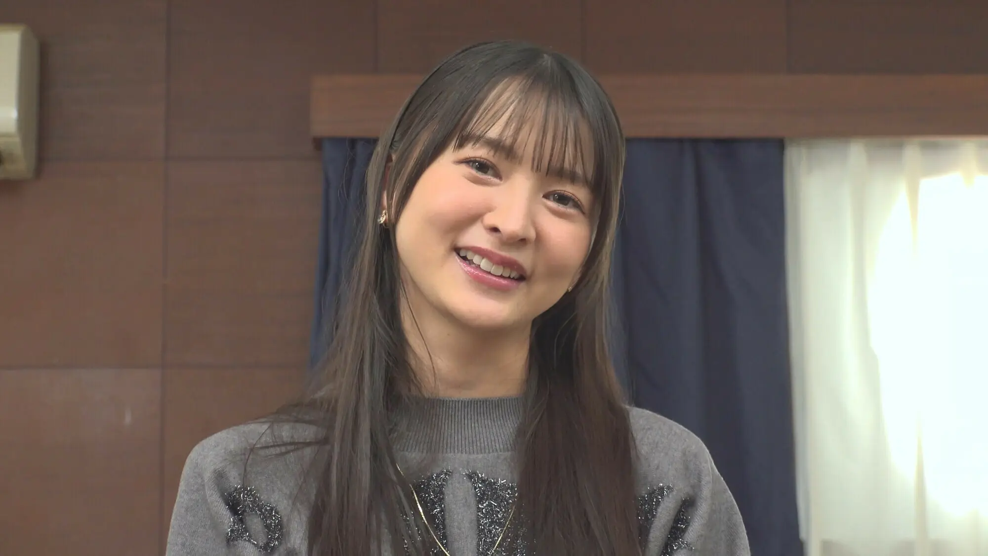 耐えたら賞金!ダメならデカマラ即ハメ!スリムボディ女子大生が牛乳を口に含んでガニ股顔面騎乗クンニチャレンジ!上からぐちょぐちょ唾液ミルク下からイキ潮!!敏感なクリの皮を剥かれデロデロに舐められ膣穴に舌を捻じ込まれ腰をくねらせガックガック絶頂失禁!!~はるか編~