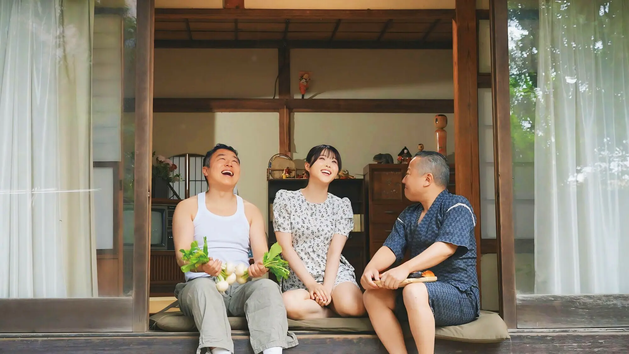 集落で若い娘は私だけ 村民を勃起させたら「ヌイてあげないといけない」という掟があります。そんで私は移住先のおじさん達の性処理をするハメになりました。