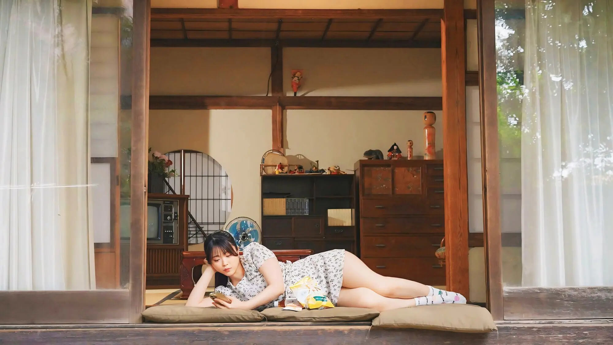 集落で若い娘は私だけ 村民を勃起させたら「ヌイてあげないといけない」という掟があります。そんで私は移住先のおじさん達の性処理をするハメになりました。