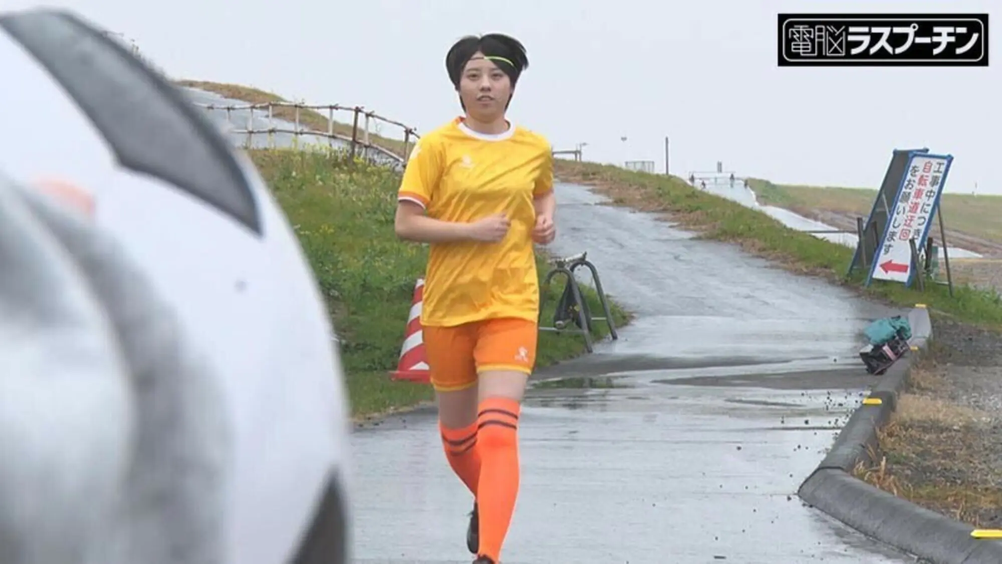 満員電車で見つけたボーイッシュサッカー女子のクリトリスを長時間いじりで肥大化開発 新田好実